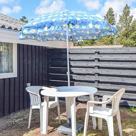 3 Bedroom Awesome In Blavand Дом отдыха